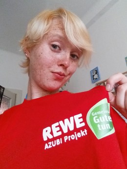 To celebrate my new income, a few days later I got a haircut - badly needed, as you can see in this picture.